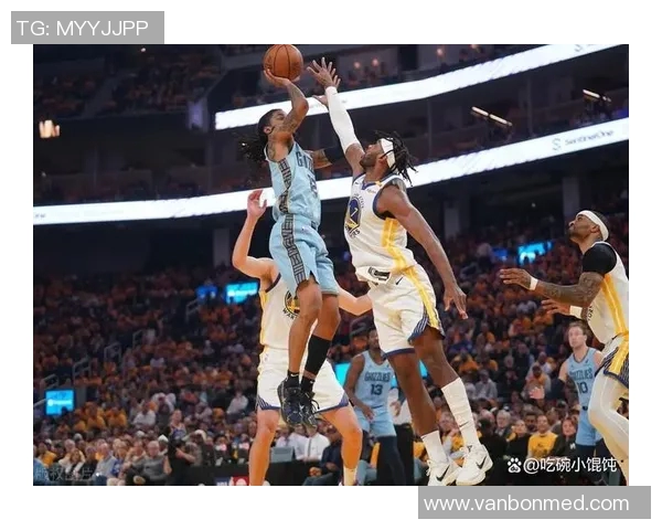 勇士与灰熊季后赛第五场激战回顾关键时刻与精彩瞬间解析