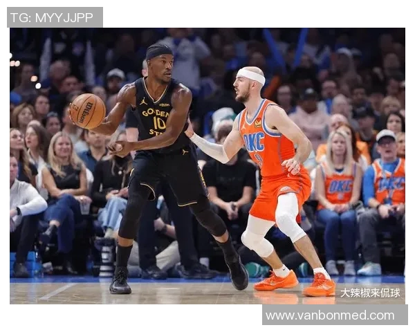 勇士与雷霆第六场激战回顾双方球星表现与战术分析