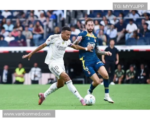 皇马主场迎战阿拉维全力争胜力争积分榜前列