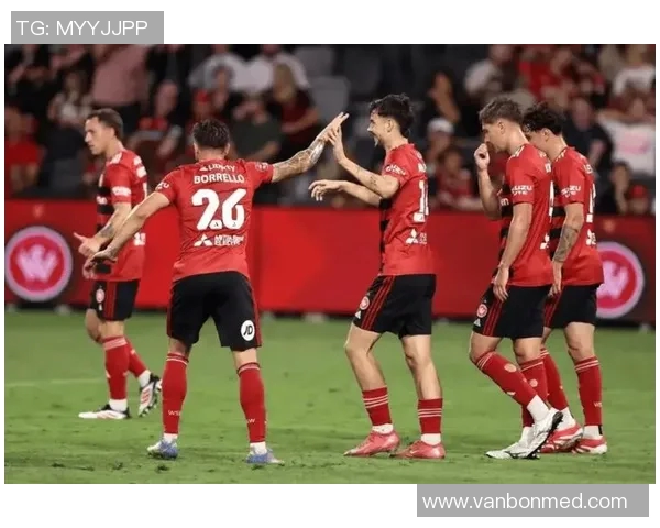 西悉尼与珀斯激战正酣比分直播全程追踪精彩瞬间不容错过